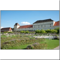 Schloss_Neugebaeude_00380405.jpg